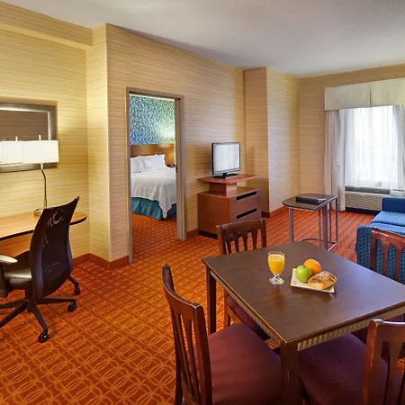 Fairfield Inn & Suites By Marriott Toronto Airport-3