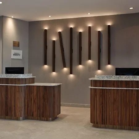 Courtyard By Marriott Mississauga-Airport Corporate Centre West-2